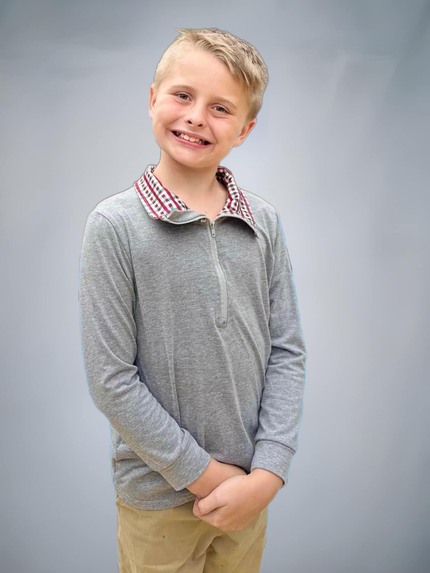 ᴡᴇᴇᴋʟʏ ᴘʀᴇ ᴏʀᴅᴇʀ Pullover- Grey with Red and Green Plaid Quarter Zip