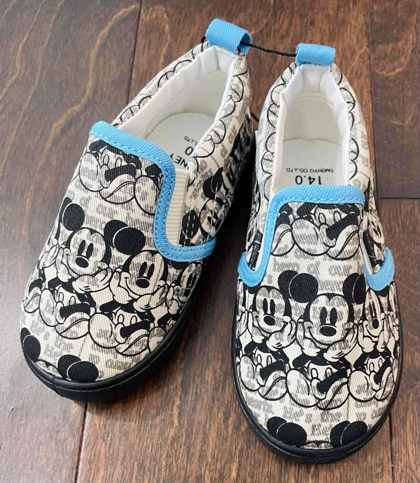 6C Magical Monochrome Slides *CLOSEOUT SALE*