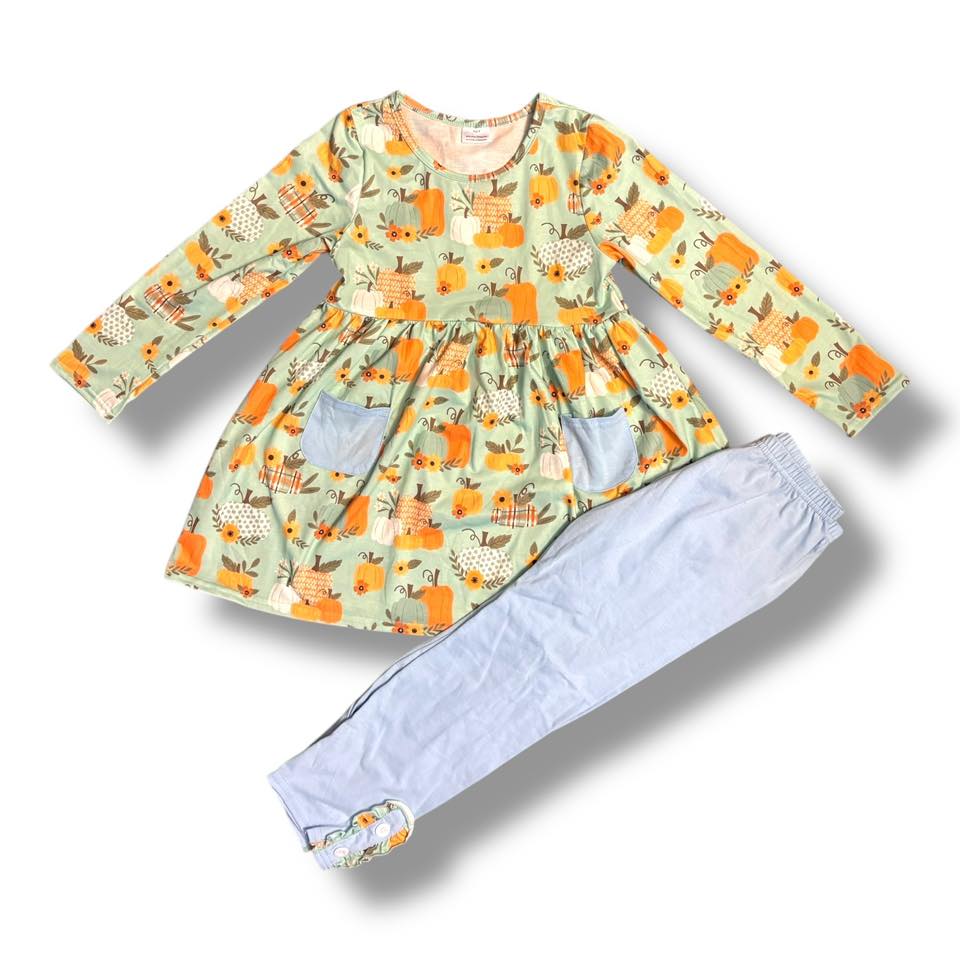 8T (would fit 8-9 also) Pumpkin Set *CLOSEOUT SALE*
