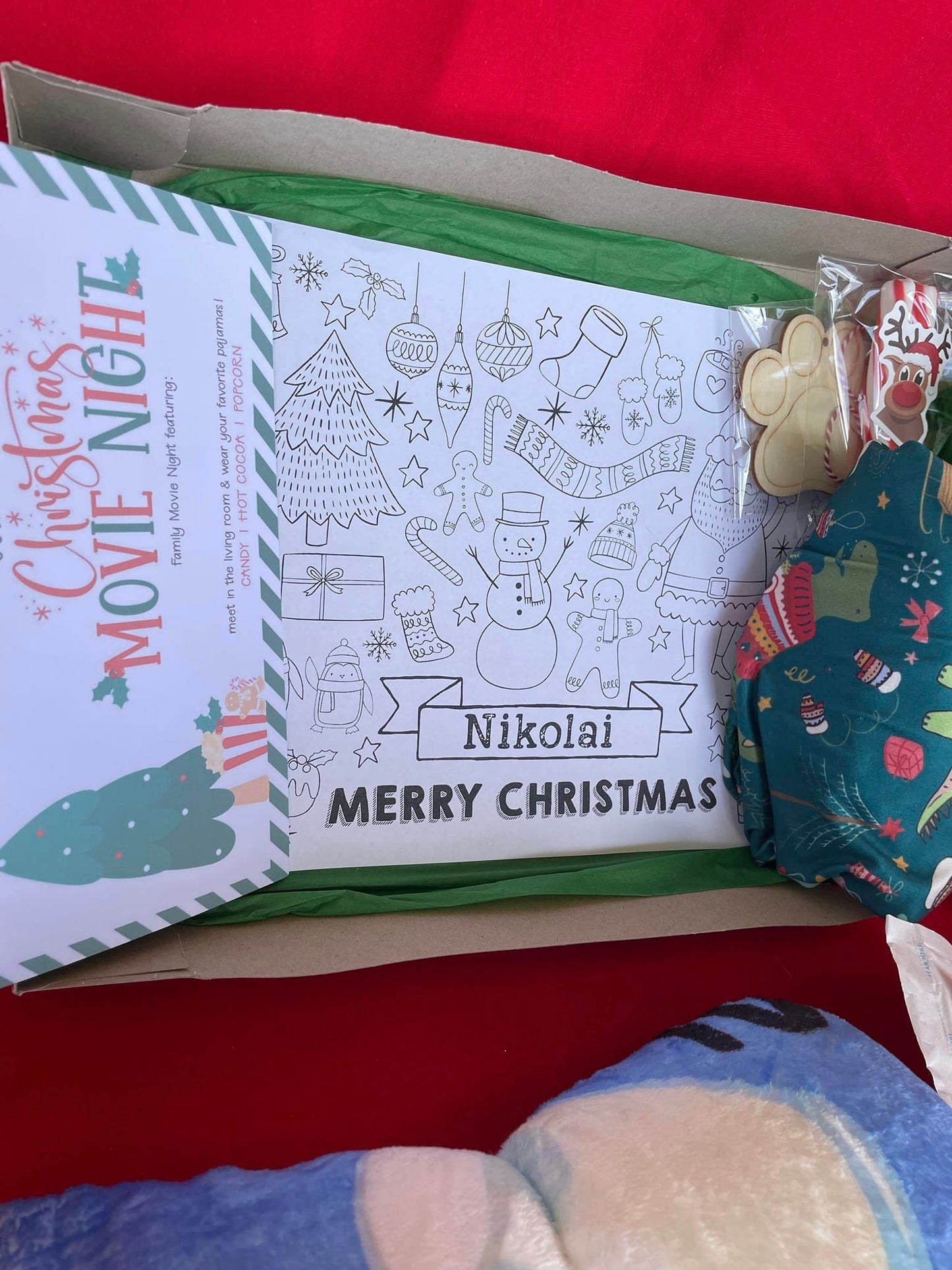 Deluxe Christmas Eve Box (30x40" Blanket/Personalized Gingerbread Plush/Pajamas/Reindeer Food/Cocoa/Popcorn/Sticker Sheet/Soft Peppermint Sticks)