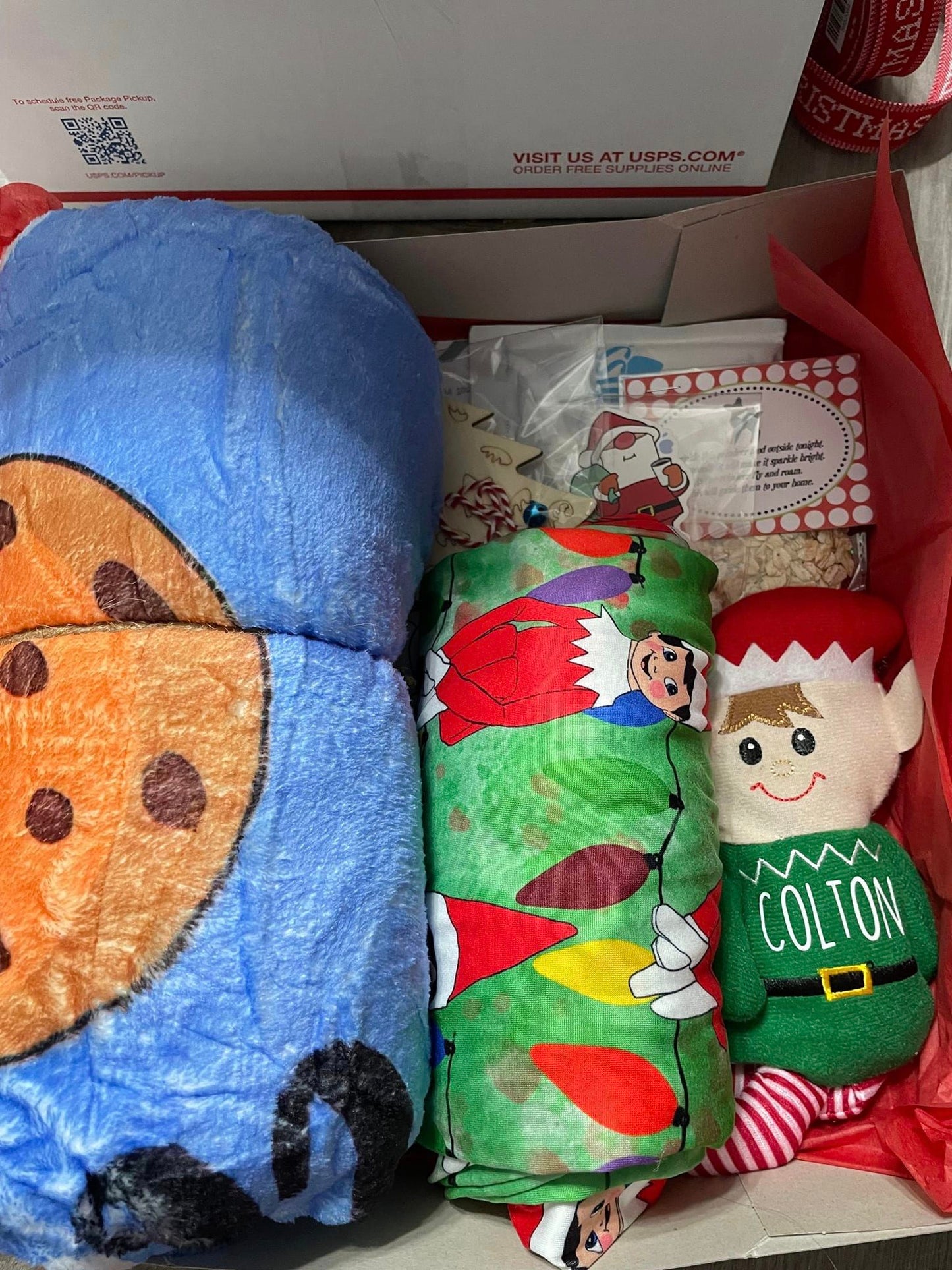 Deluxe Christmas Eve Box (30x40" Blanket/Personalized Gingerbread Plush/Pajamas/Reindeer Food/Cocoa/Popcorn/Sticker Sheet/Soft Peppermint Sticks)