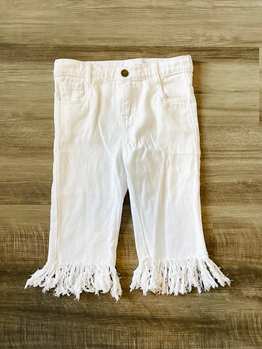 6-7T ʀᴇᴀᴅʏ ᴛᴏ ꜱʜɪᴘ! White Denim Fringe Capris