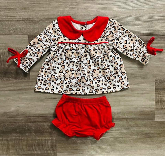 6mo  ʀᴇᴀᴅʏ ᴛᴏ ꜱʜɪᴘ! Valentine's Day Hearts and Animal Print + Lace Tunic & Bummies Set