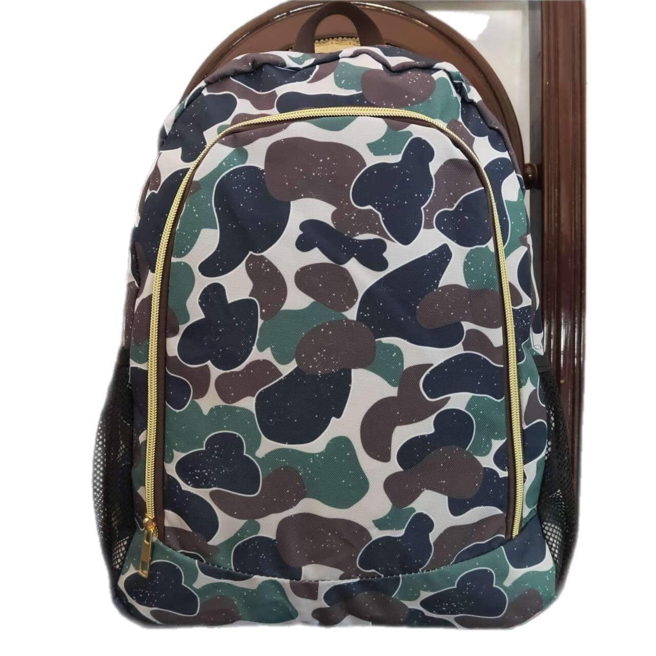 ᴡᴇᴇᴋʟʏ ᴘʀᴇ ᴏʀᴅᴇʀ Backpack- Camo 10x14x4