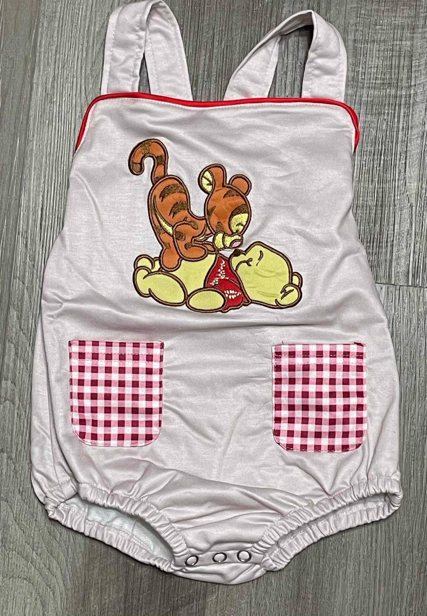 12-18m 2T 3T 4T  ʀᴇᴀᴅʏ ᴛᴏ ꜱʜɪᴘ! Embroidered Hunny Bear Romper (fully lined)