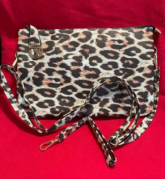 1 left! ʀᴇᴀᴅʏ ᴛᴏ ꜱʜɪᴘ! Leopard Crossbody Clutch