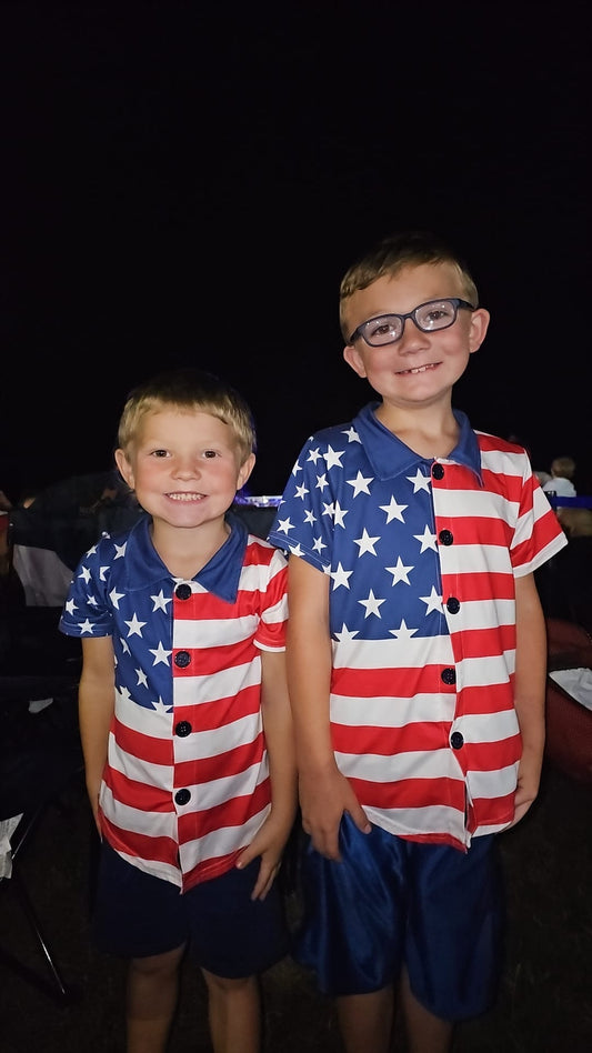 ᴡᴇᴇᴋʟʏ ᴘʀᴇ ᴏʀᴅᴇʀ 4th of July American Flag Button Up Top